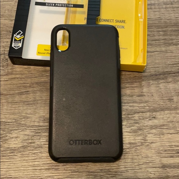 OtterBox iPhone XS Max Black Symmetry Case - Picture 2 of 6